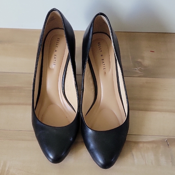 Kelly & Katie Shoes - Kelly & Katie Genna Wide Width Pump Black Faux Leather Size 7.5 Wide